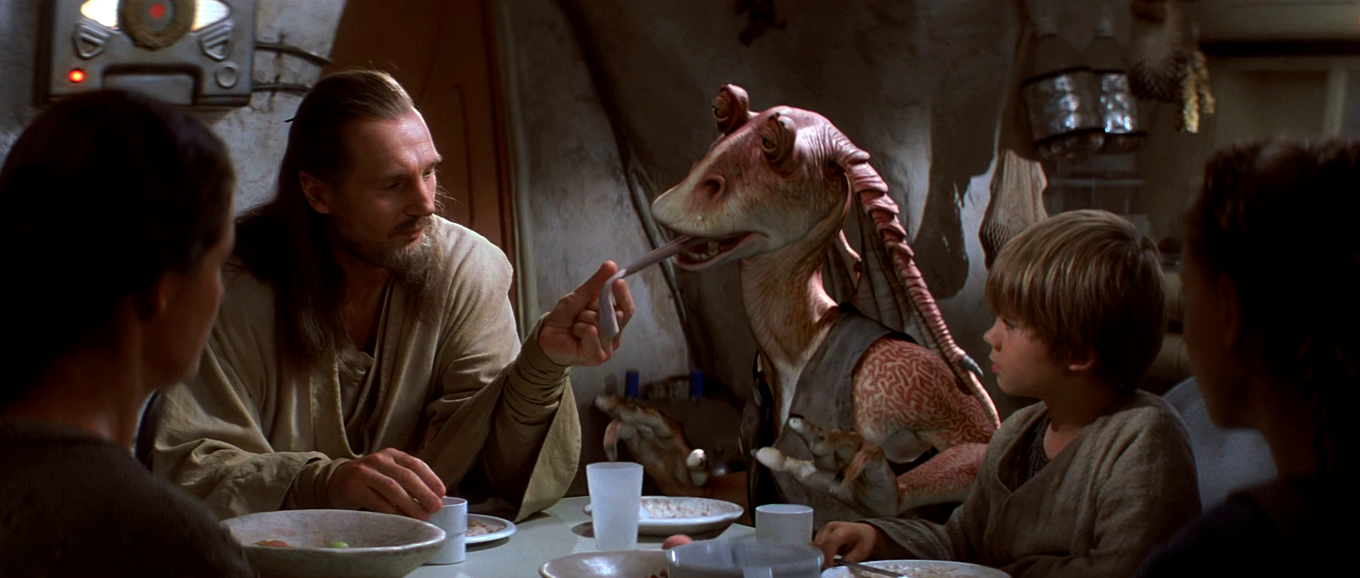 Star Wars: Fãs gostam mais de Jar Jar Binks do que de K. Ren, diz pesquisa  - 12/12/2017 - UOL Entretenimento